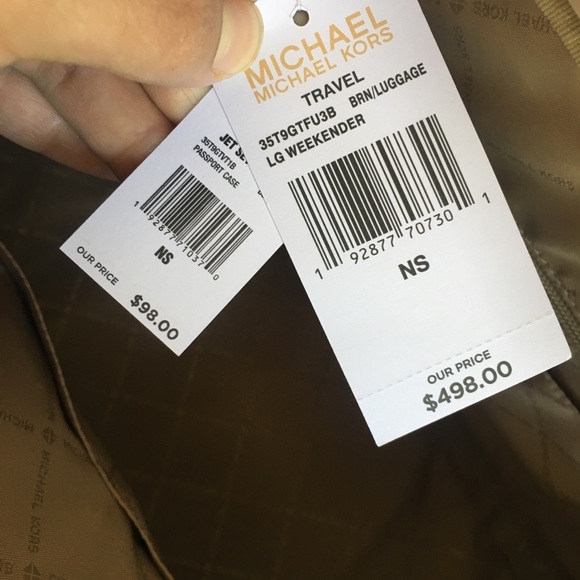 Michael kors travel bag luggage with passport case - Picture 7 of 8